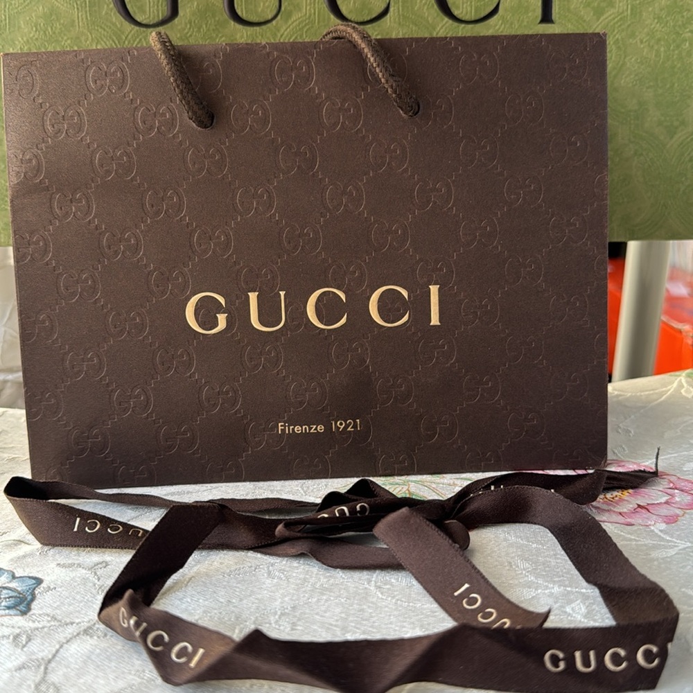 -🔥🔥Gucci wallet EUC, with dust bag
Original shopping bag , box and ribbon - Picture 13 of 13